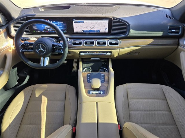 Used 2024 Mercedes-Benz GLS 580 4MATIC image 2