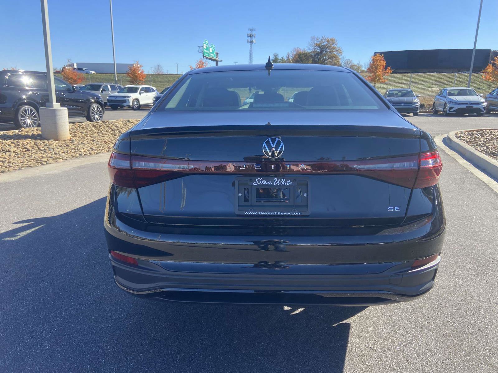 New 2026 Volkswagen Jetta SE FWD image 8