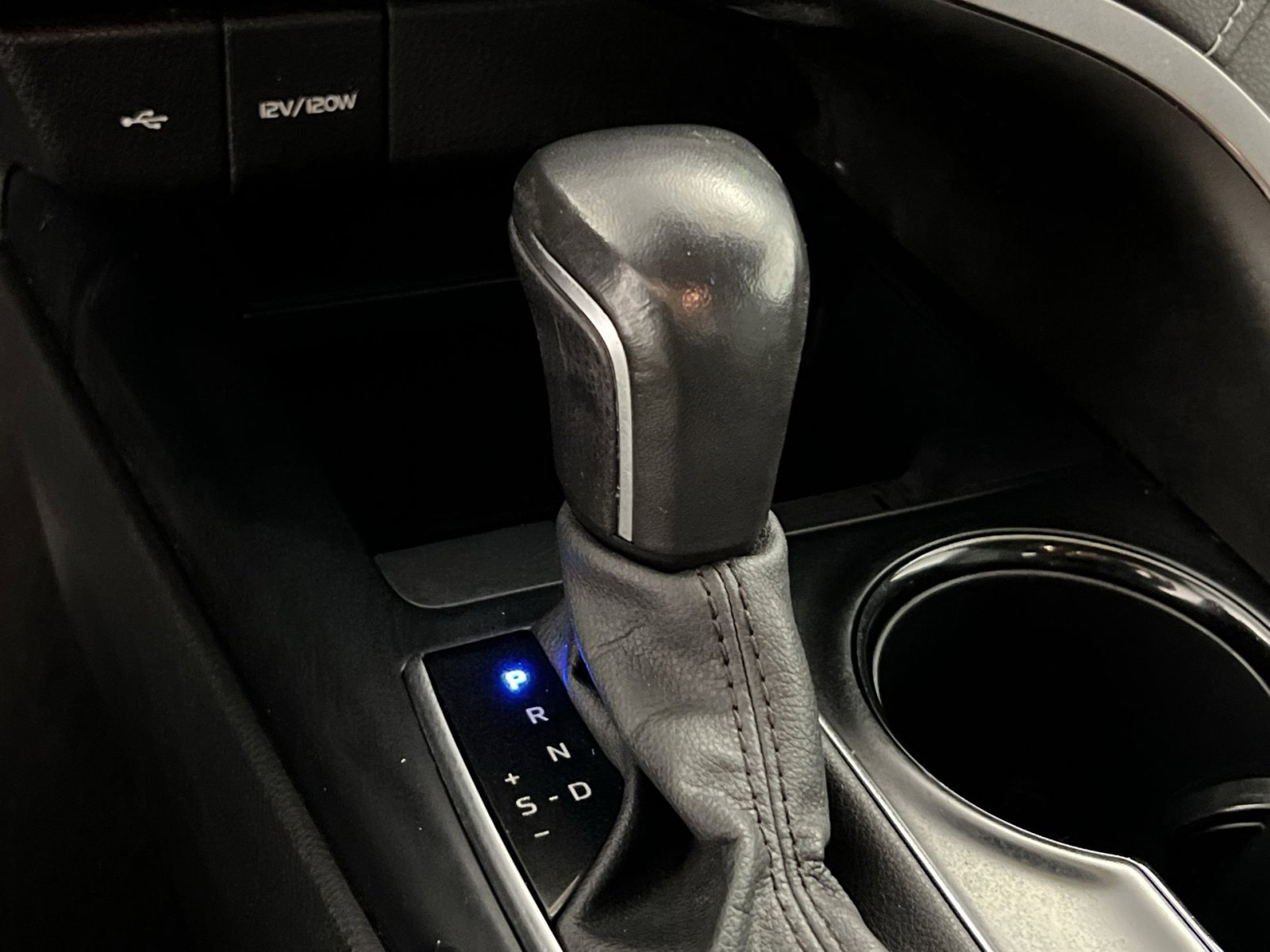 Used 2020 Toyota Camry SE image 22