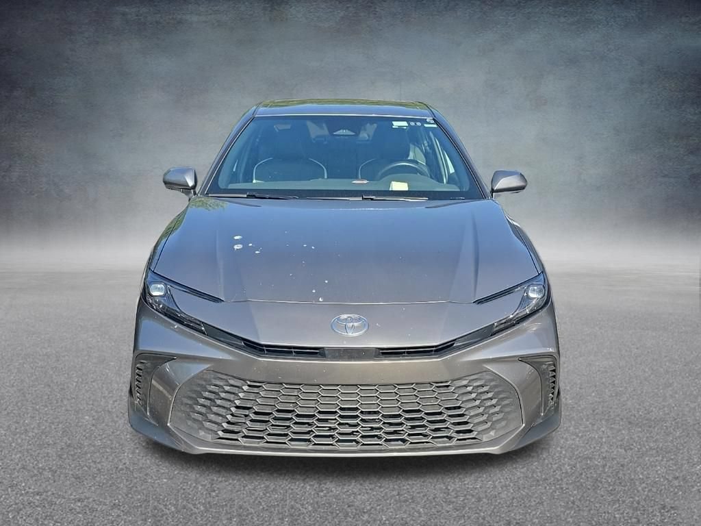 Used 2025 Toyota Camry SE FWD image 3