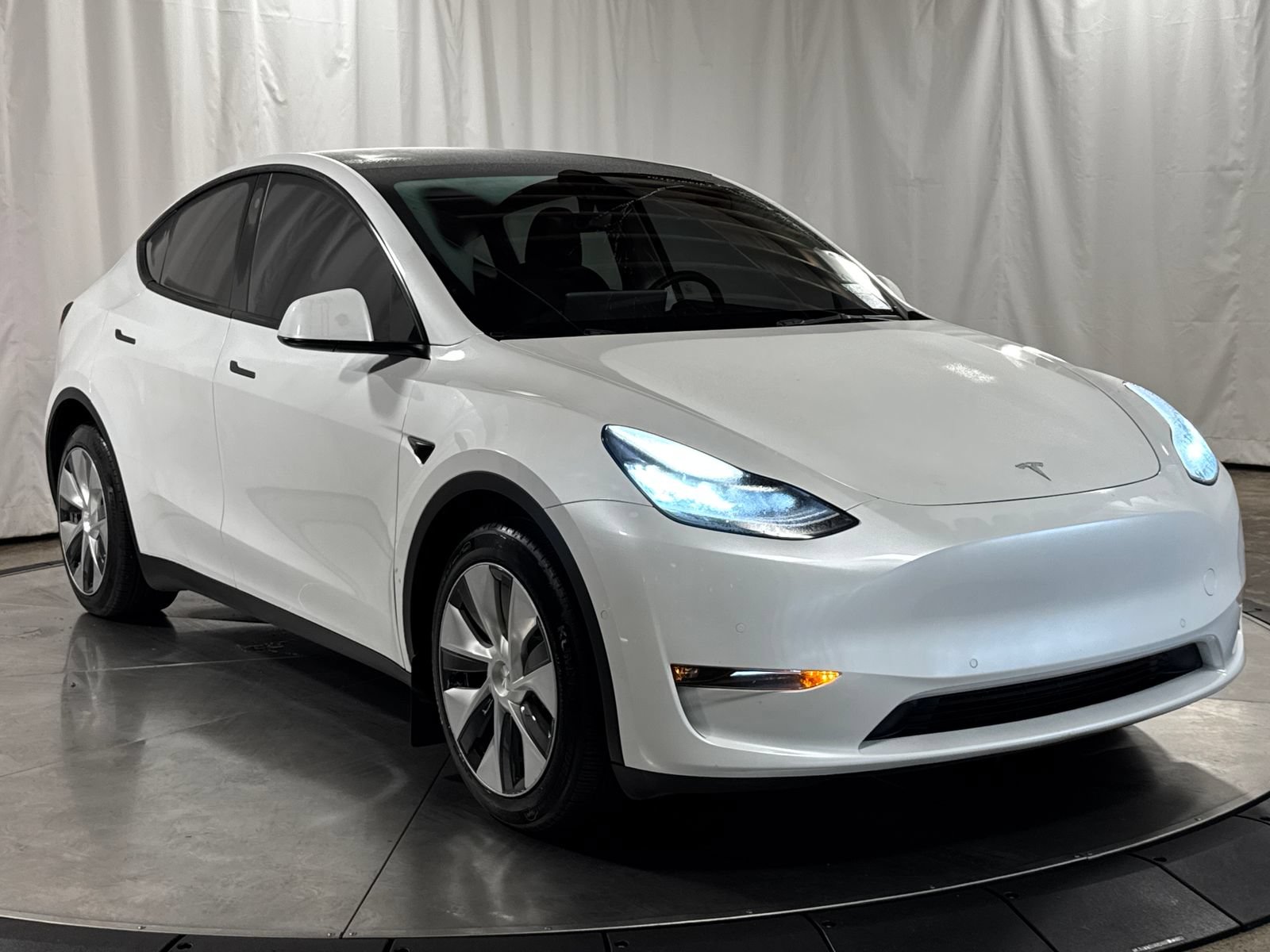 Used 2021 Tesla Model Y Long Range AWD/4WD image 7