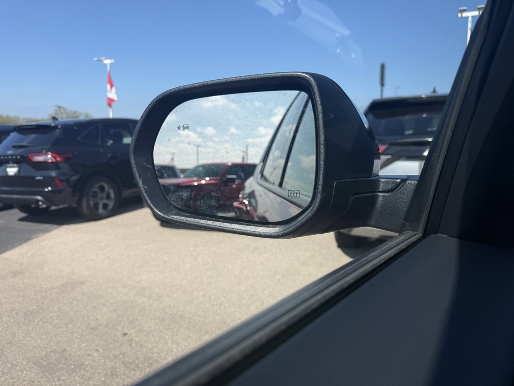 Used 2024 GMC Acadia Elevation image 38