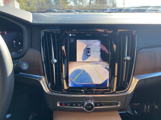 Certified 2025 Volvo V90 B6 Cross Country Ultra image 35