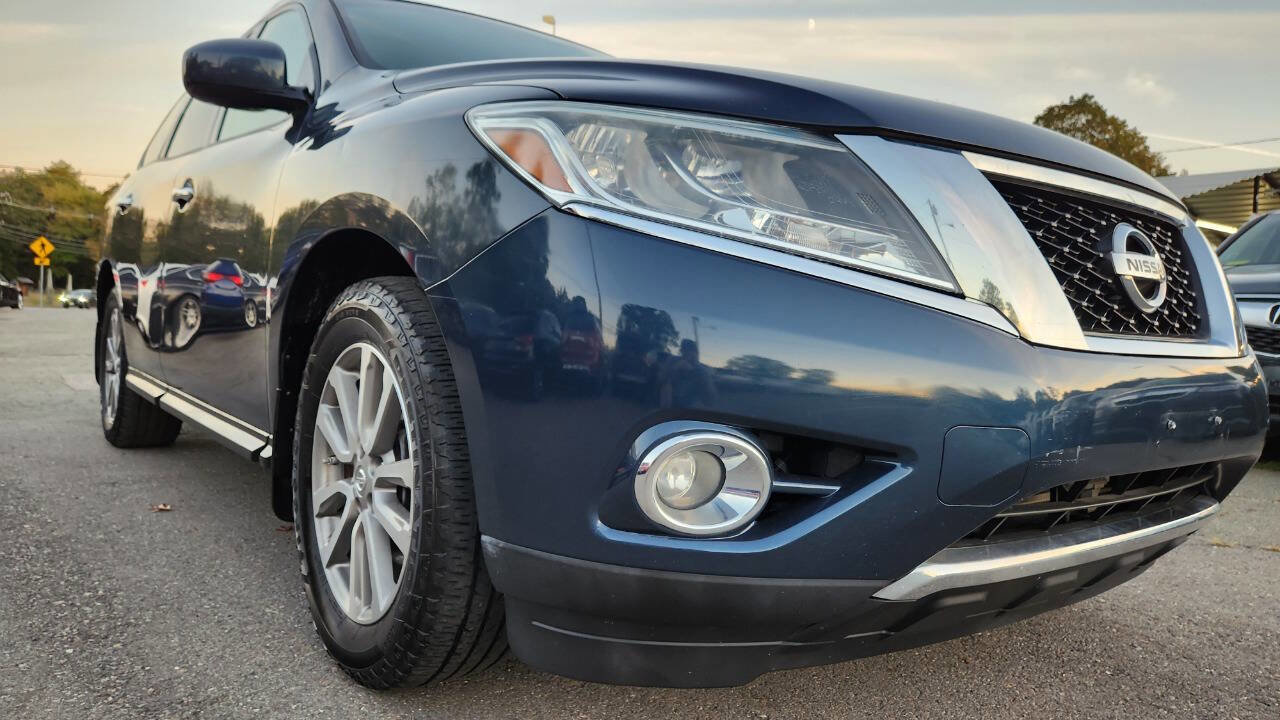Used 2015 Nissan Pathfinder SV w/ Cargo Package AWD/4WD image 20