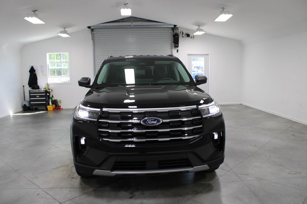 New 2026 Ford Explorer Active image 2