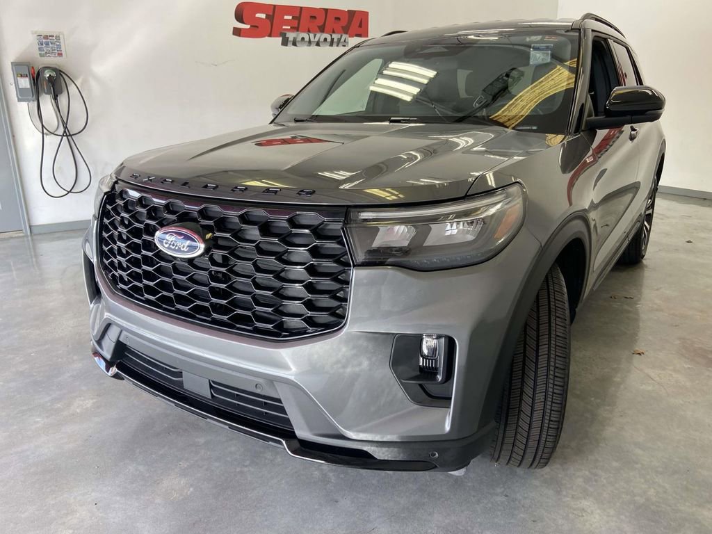 Used 2025 Ford Explorer ST-Line image 7