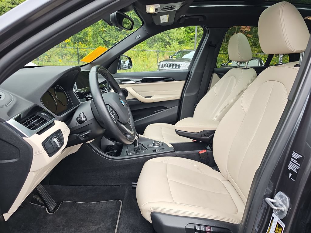 Used 2021 BMW X1 xDrive28i w/ Convenience Package AWD/4WD image 10