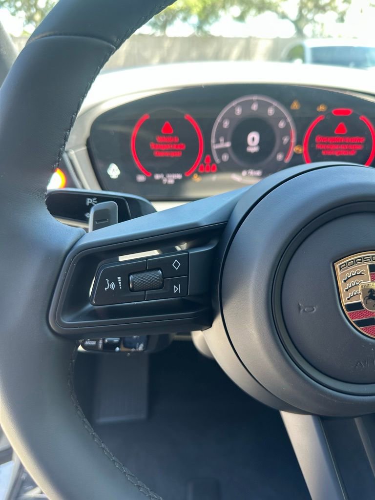 Used 2025 Porsche Cayenne Coupe image 24