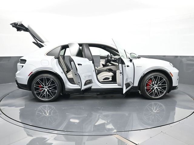 New 2025 Porsche Macan Turbo Electric image 38