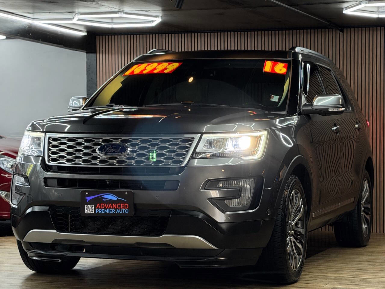 Used 2016 Ford Explorer Platinum image 1