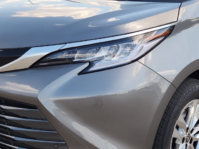 New 2026 Toyota Sienna Limited FWD image 6