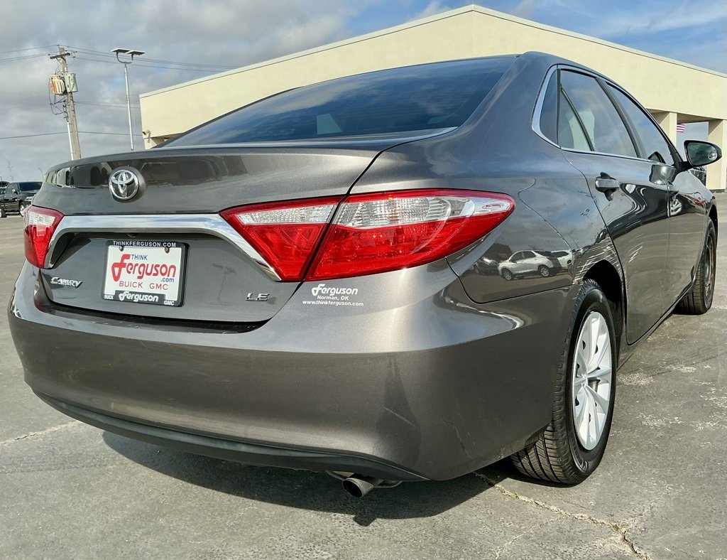 Used 2016 Toyota Camry LE image 20