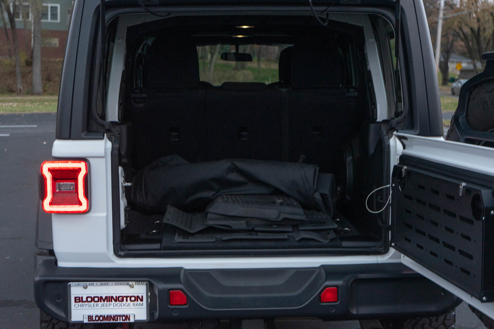 Used 2018 Jeep Wrangler Unlimited Sport S image 10