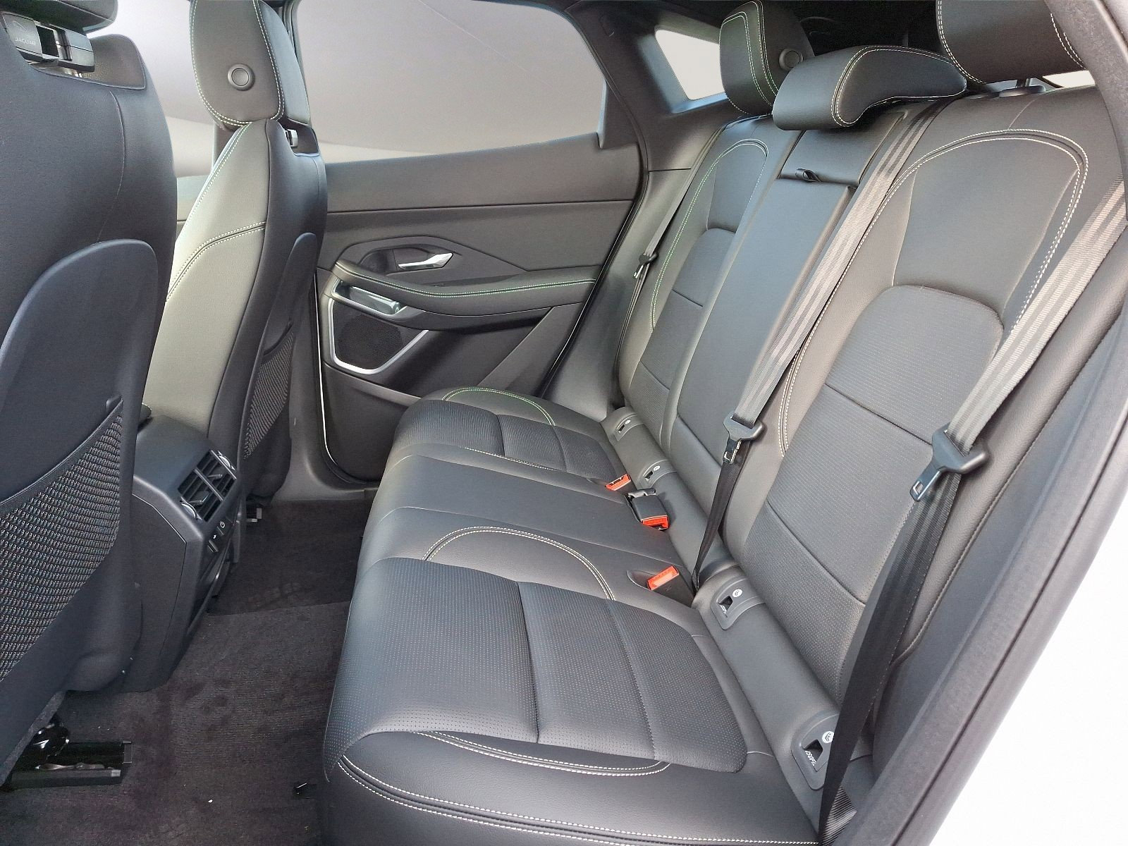 New 2024 Jaguar E-PACE R-Dynamic SE image 8