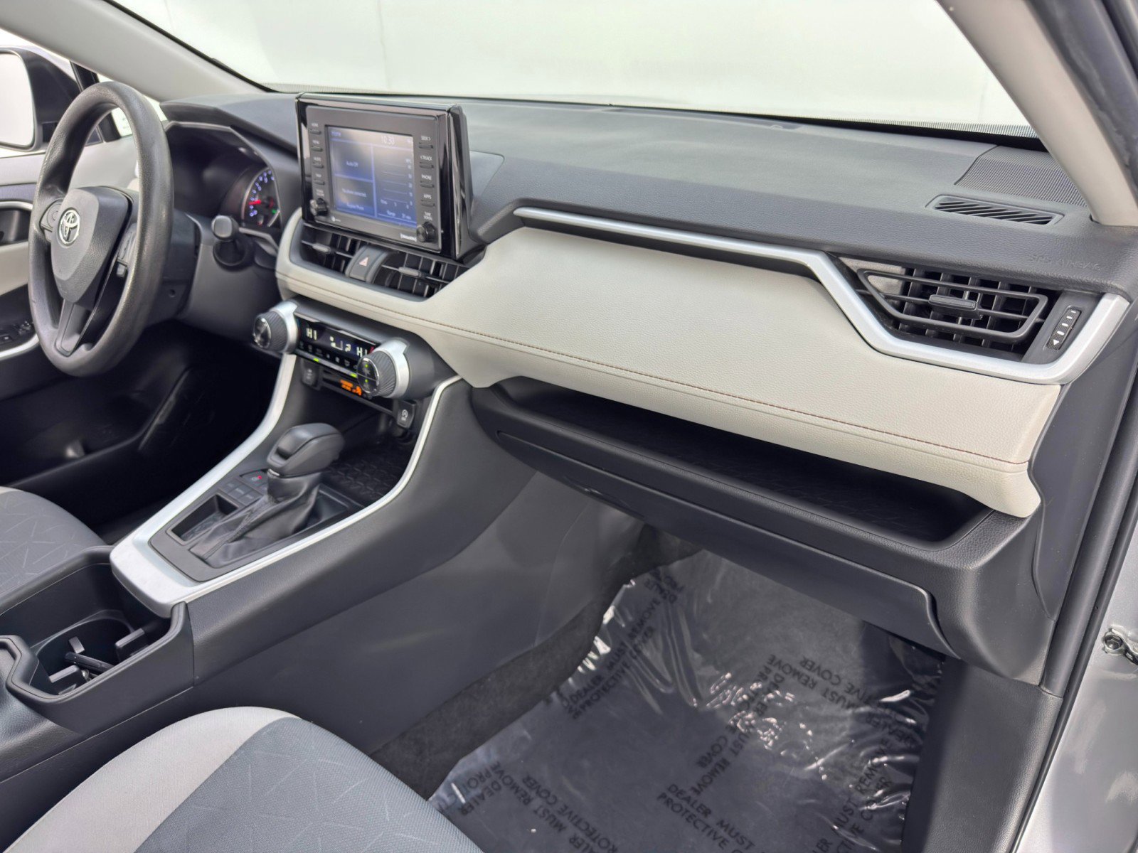 Used 2022 Toyota RAV4 XLE image 13