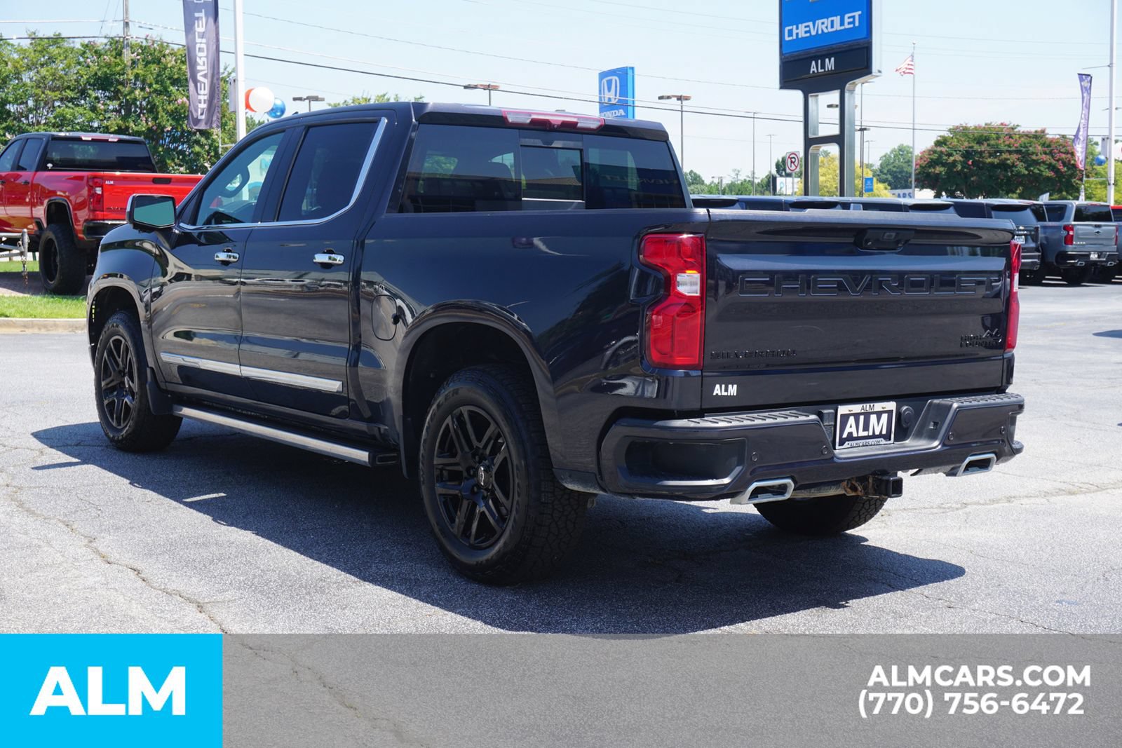 Used 2023 Chevrolet Silverado 1500 High Country w/ High Country Premium Package AWD/4WD image 7