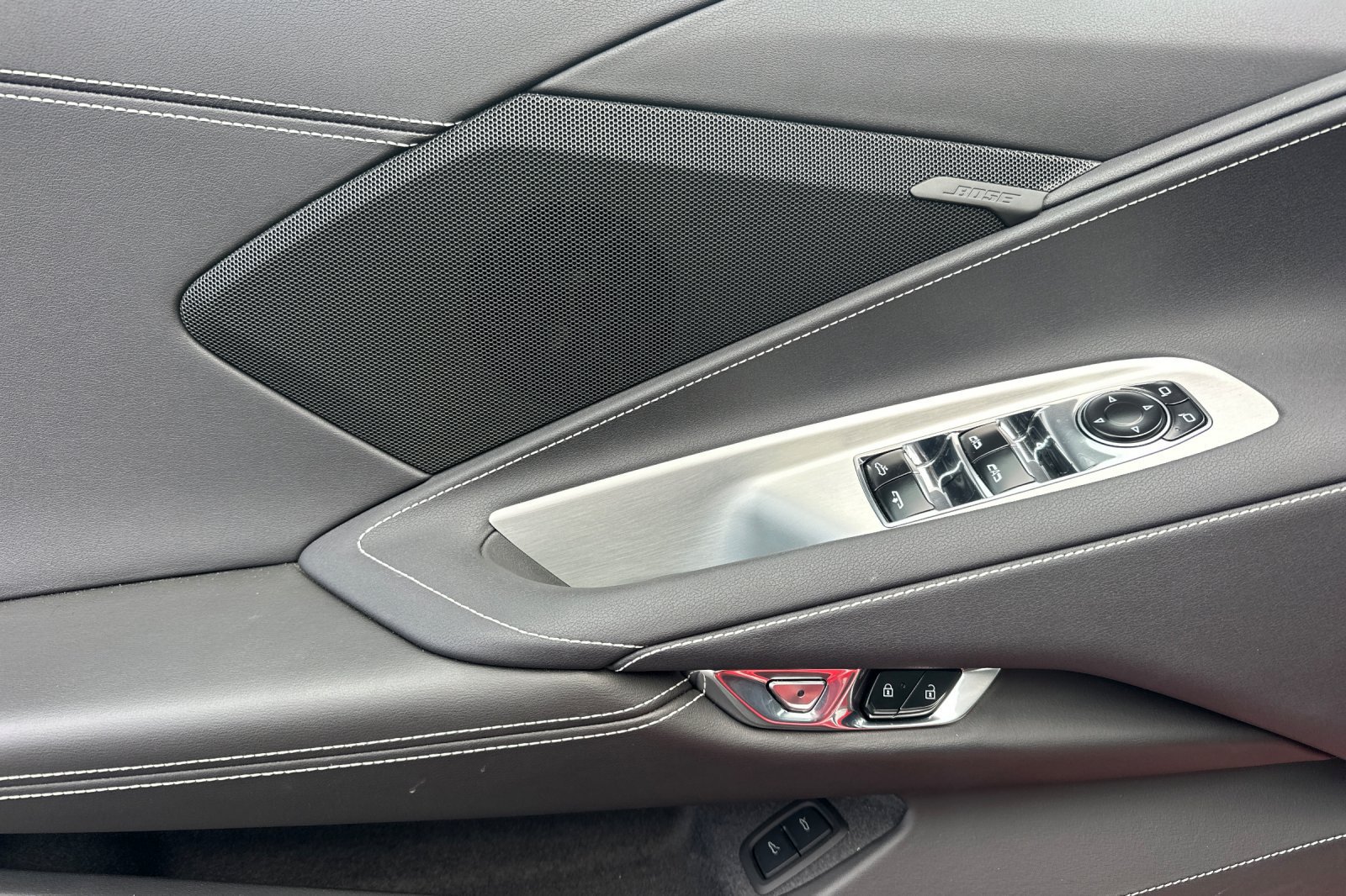 Used 2025 Chevrolet Corvette Stingray Convertible w/ Z51 Performance Package RWD image 11