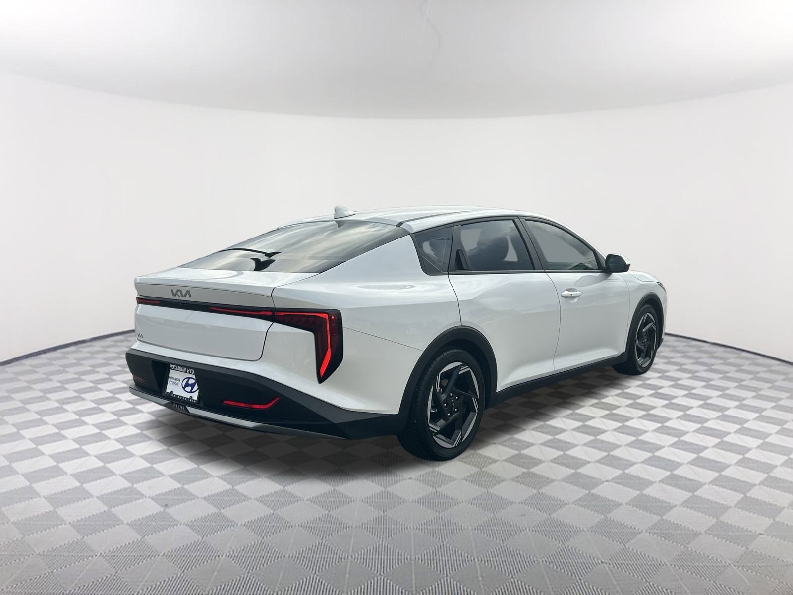 Used 2025 Kia K4 EX image 7