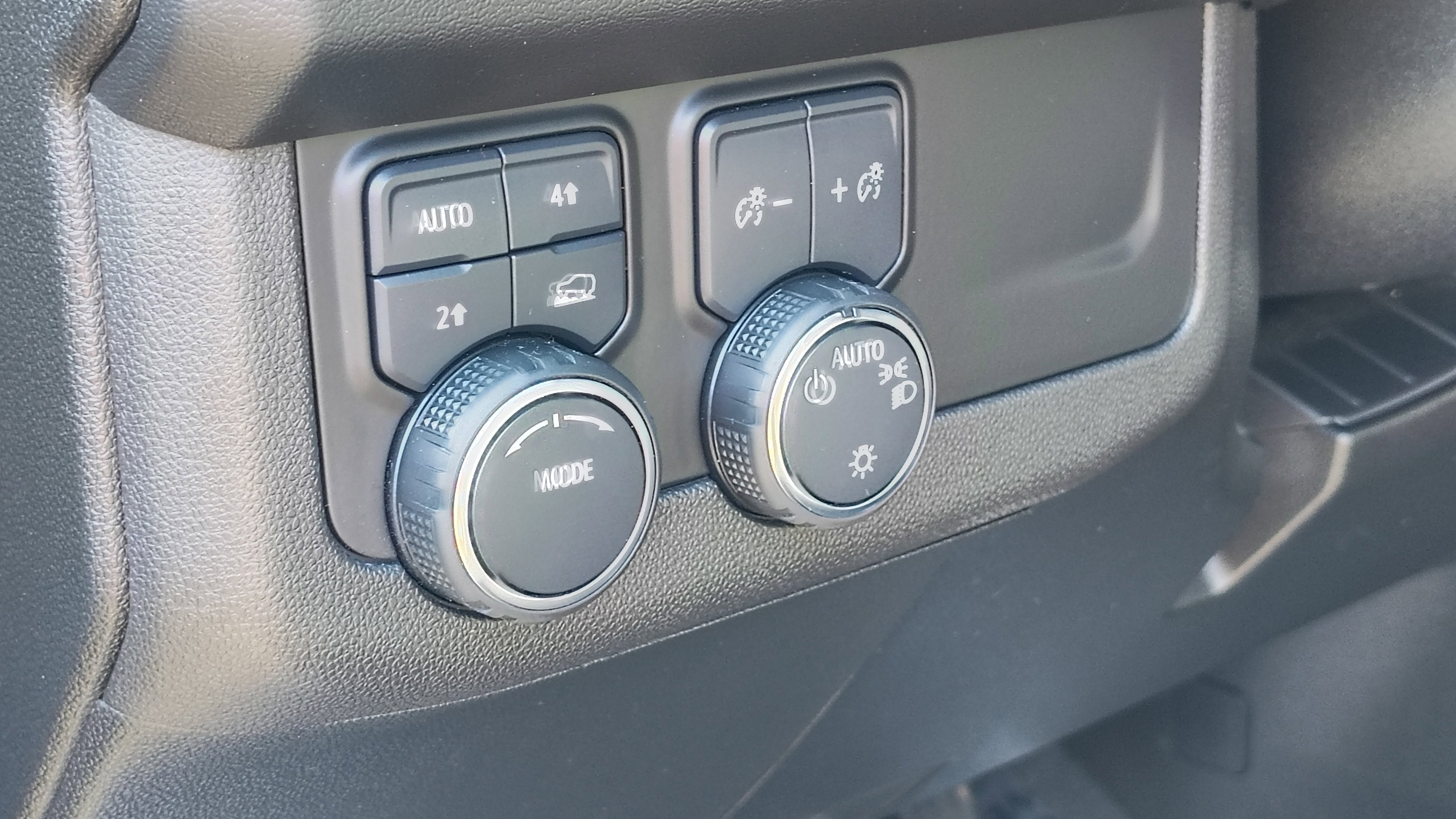 Used 2023 Chevrolet Tahoe RST image 12