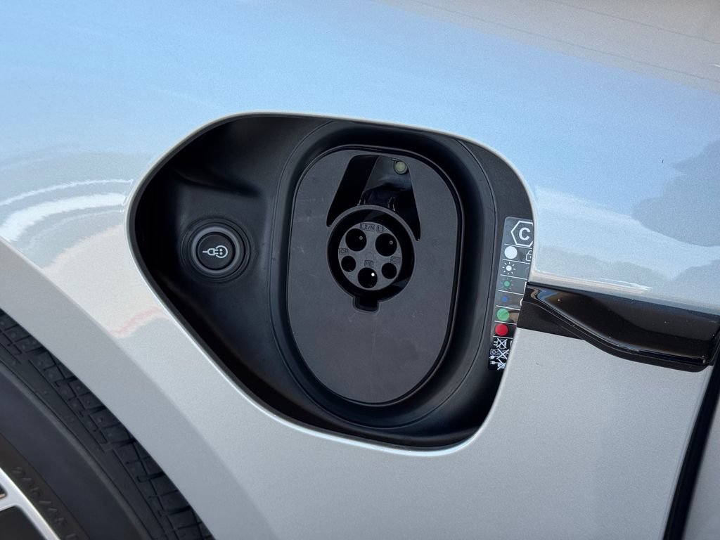 New 2026 Porsche Taycan AWD/4WD image 16