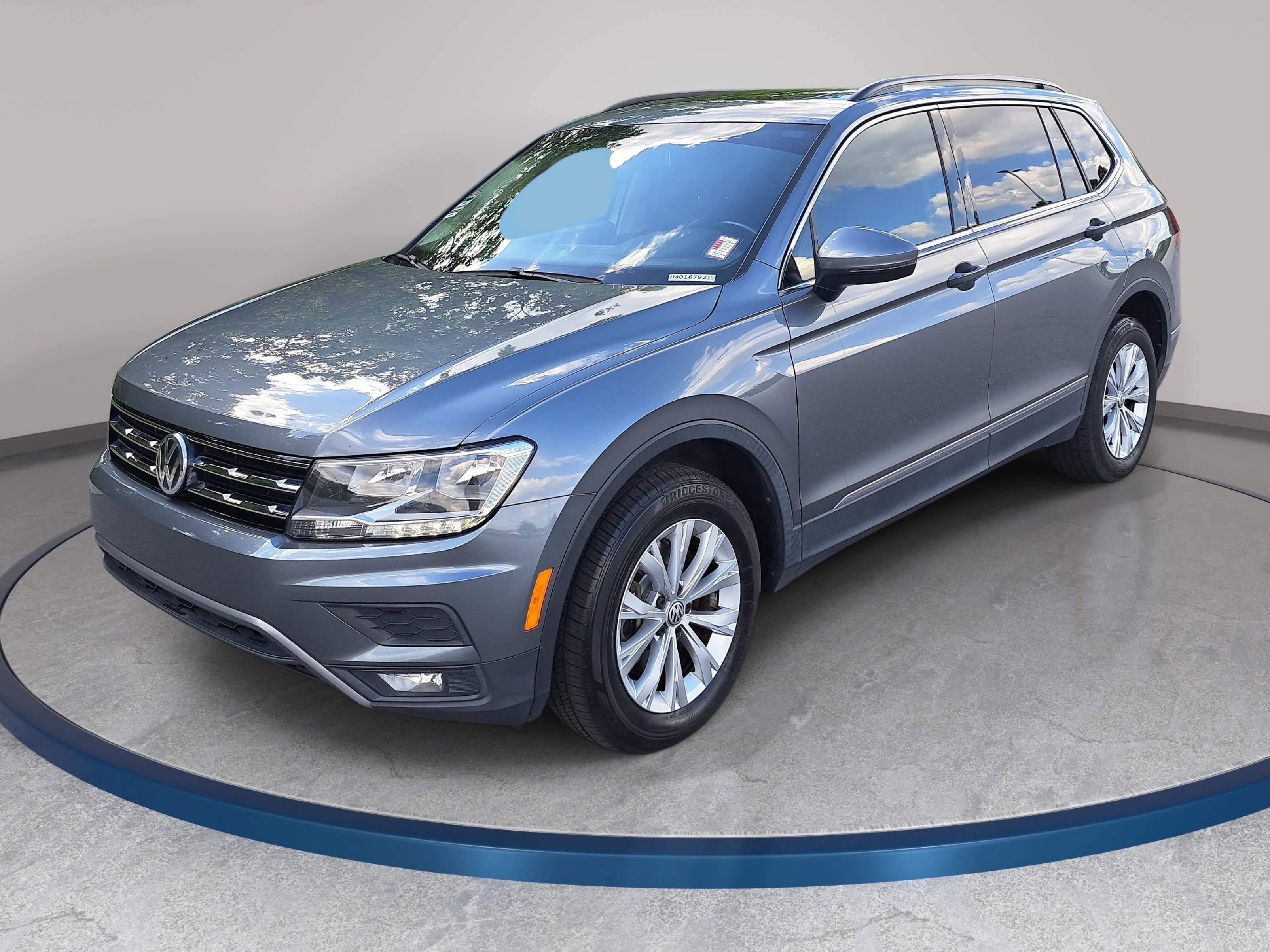 Used 2018 Volkswagen Tiguan SE w/ Panoramic Sunroof Package AWD/4WD image 1