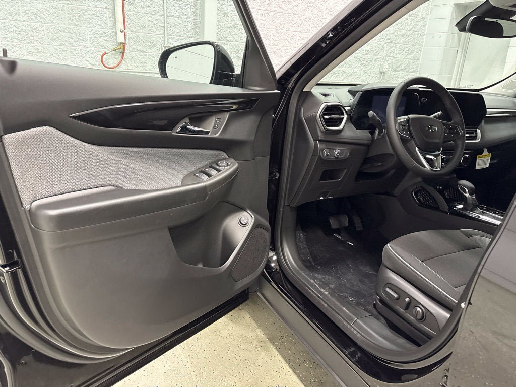 New 2026 Chevrolet TrailBlazer LT w/ Convenience Package AWD/4WD image 13