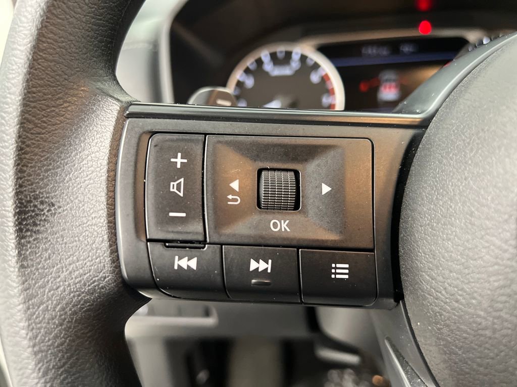 Used 2024 Nissan Rogue S FWD image 38