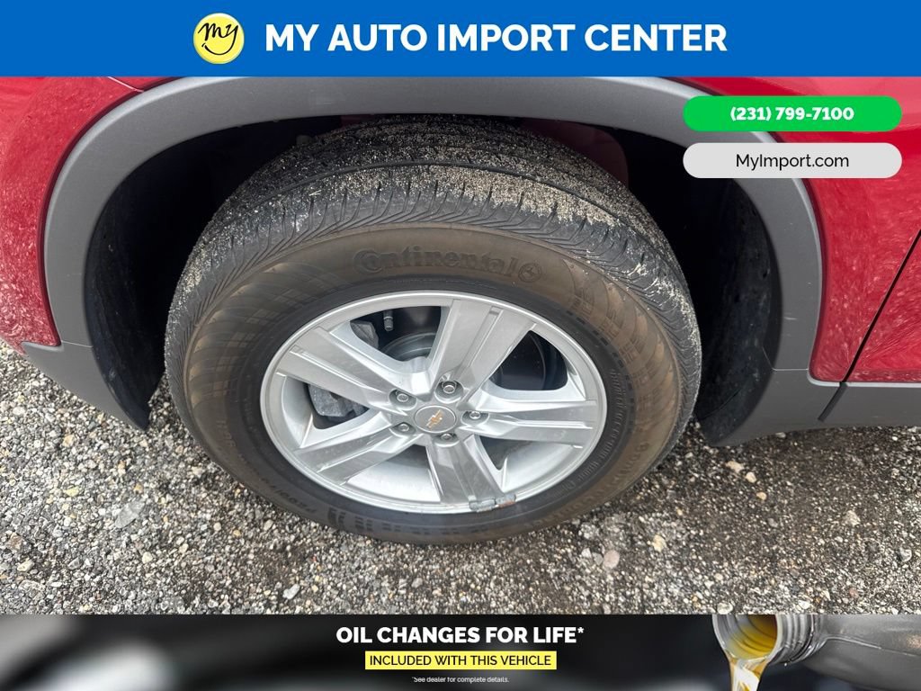 Used 2020 Chevrolet Trax LT w/ LT Convenience Package AWD/4WD image 6
