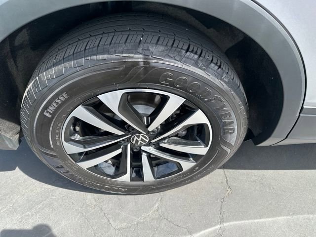 Used 2024 Volkswagen Tiguan S image 10