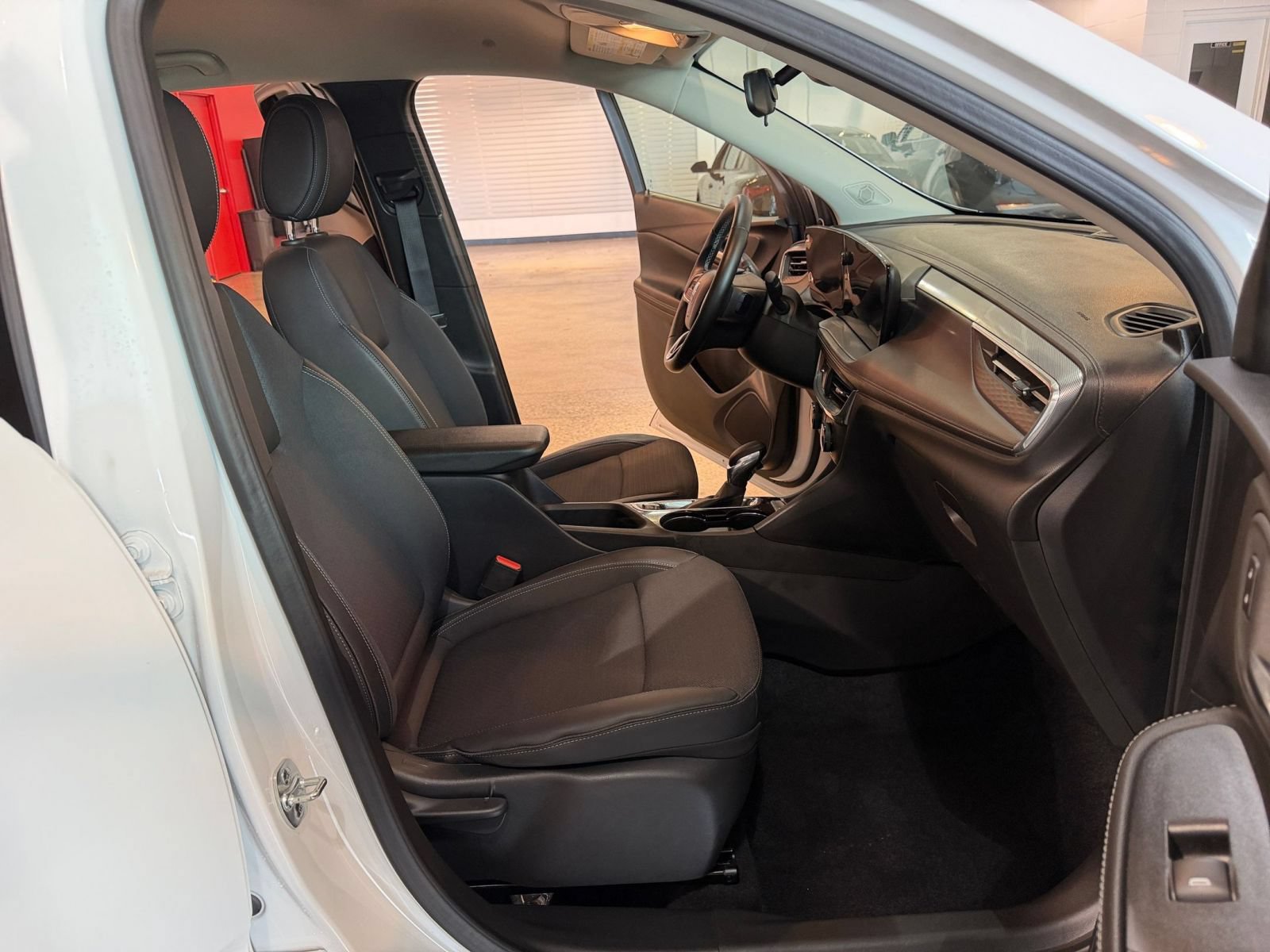 Used 2026 Buick Encore GX Preferred FWD image 34