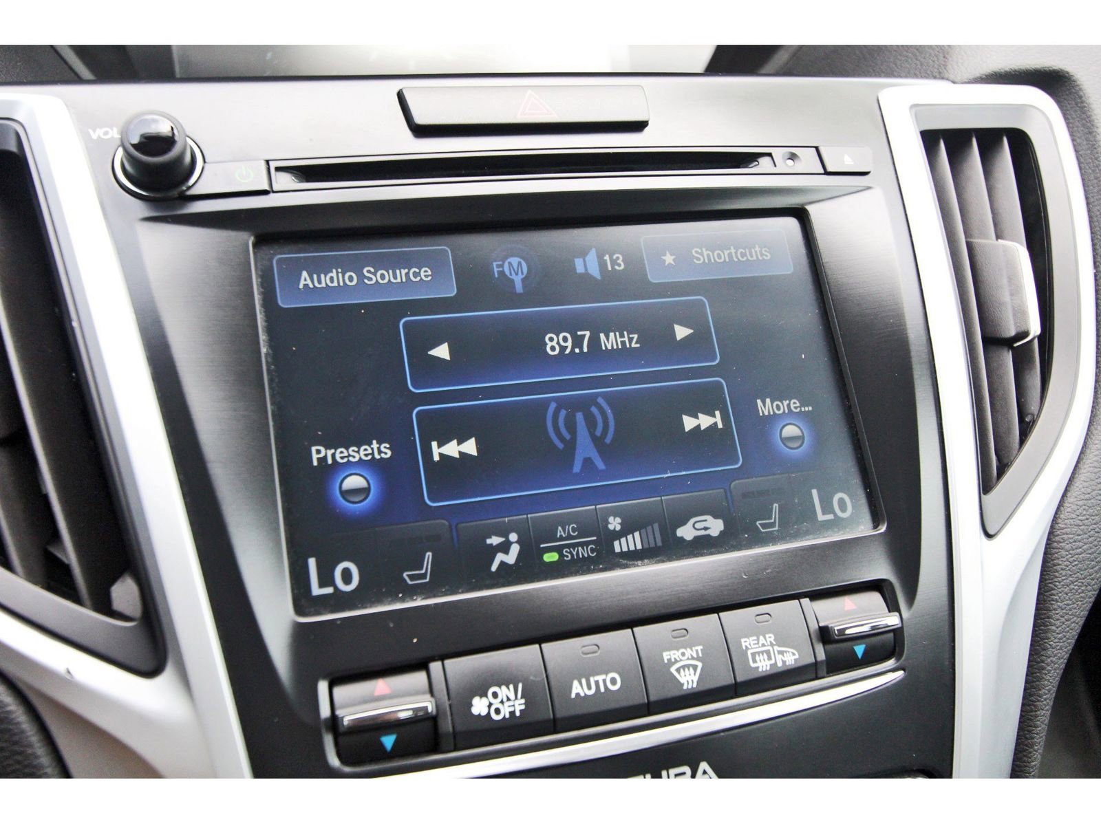 Used 2017 Acura TLX image 25