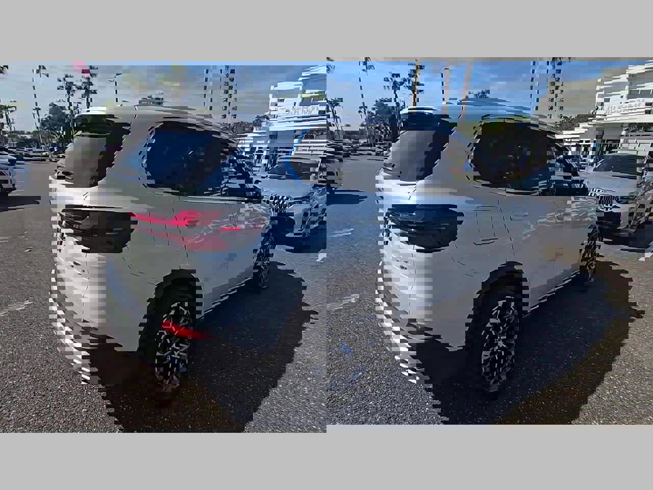 Certified 2025 BMW X5 xDrive50e w/ Premium Package image 29