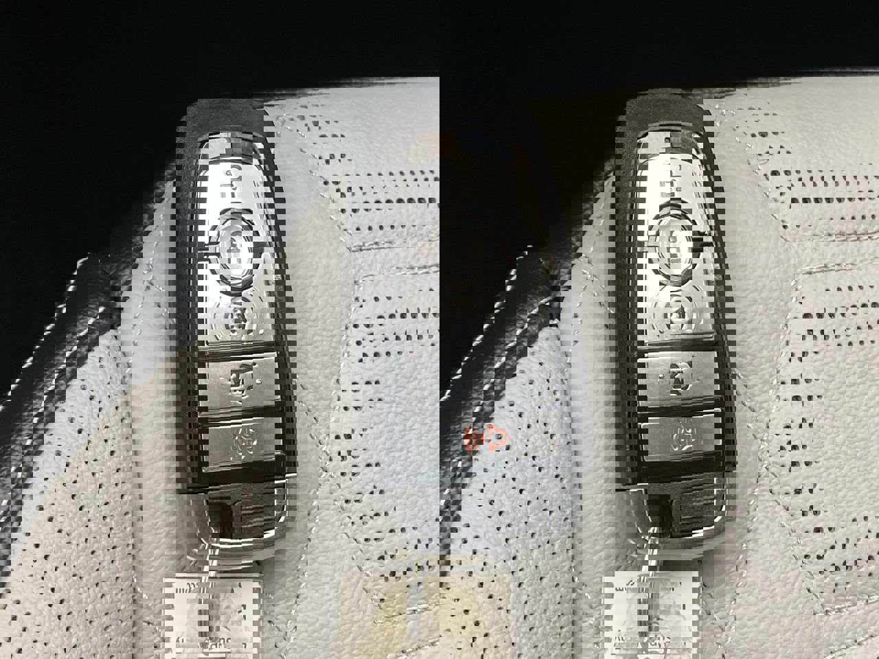 New 2024 Ford Escape SE w/ PHEV Premium Package image 26