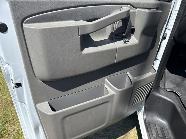 Used 2024 Chevrolet Express 3500 LT w/ LT Preferred Equipment Group RWD image 8