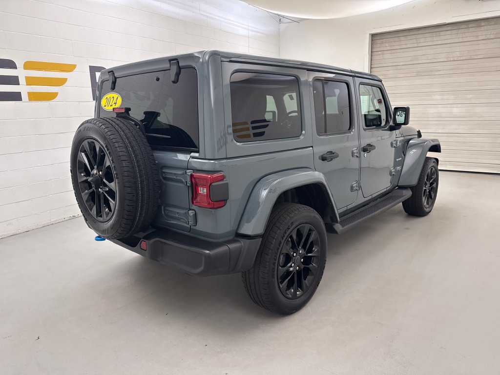 Used 2024 Jeep Wrangler Unlimited Sahara AWD/4WD image 6