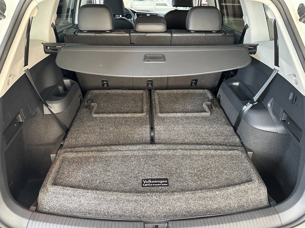 Used 2020 Volkswagen Tiguan SE w/ Panoramic Sunroof Package image 41