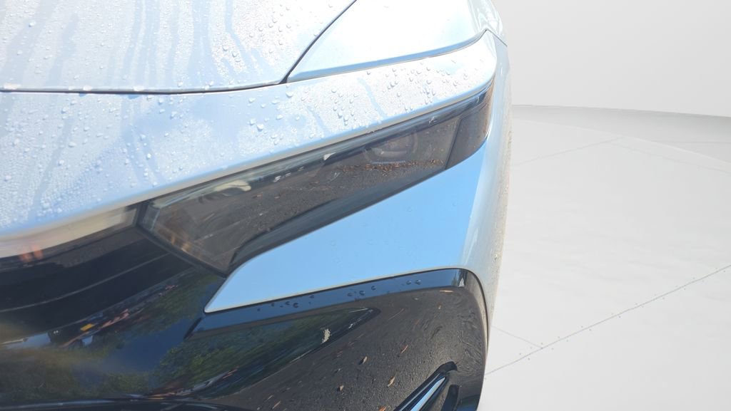 Used 2023 Toyota Crown XLE image 9