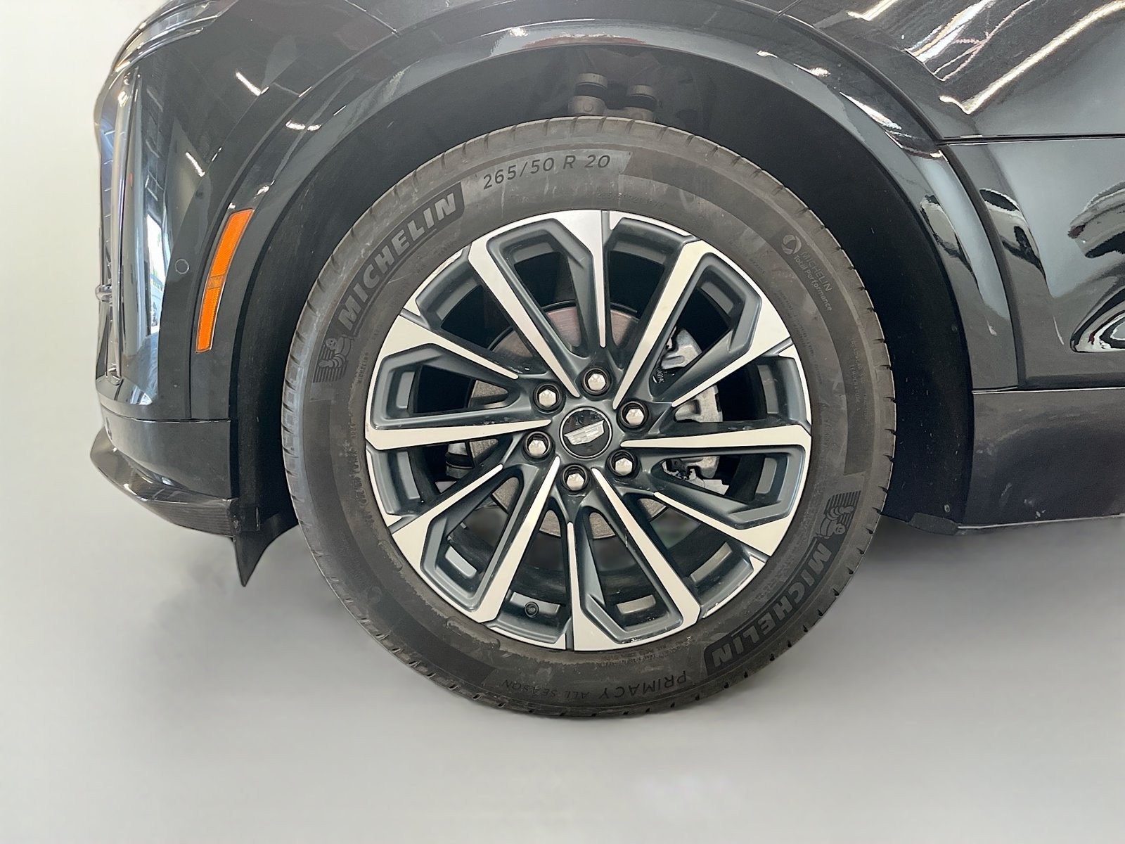 Used 2025 Cadillac Lyriq Sport AWD/4WD image 32