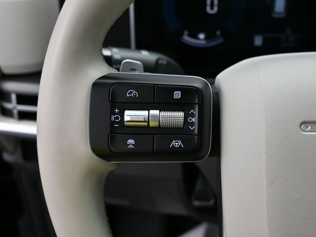 Used 2025 Hyundai Santa Fe SE image 19