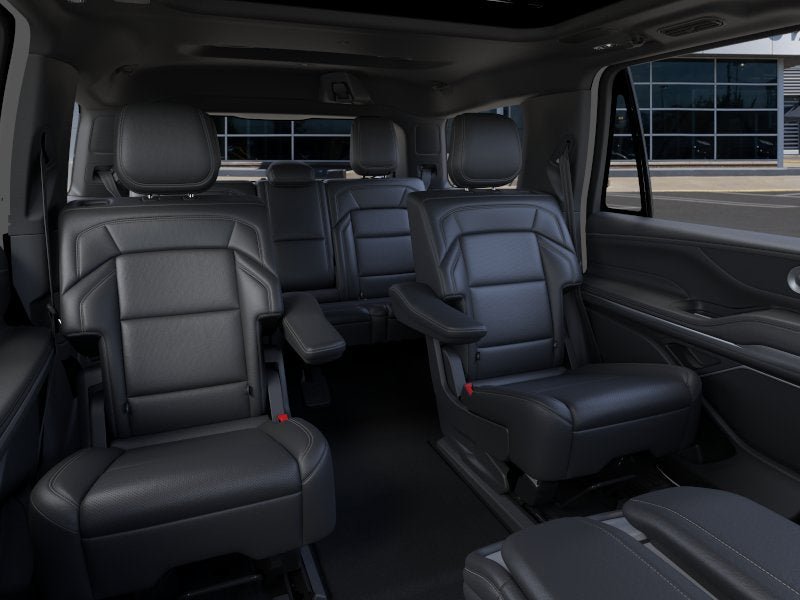 New 2026 Lincoln Navigator Reserve w/ Jet Appearance Package AWD/4WD image 11