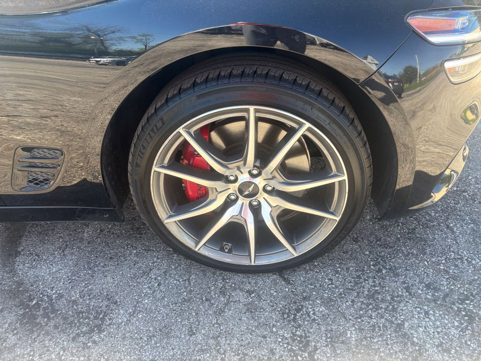 Used 2025 Genesis G70 2.5T image 30