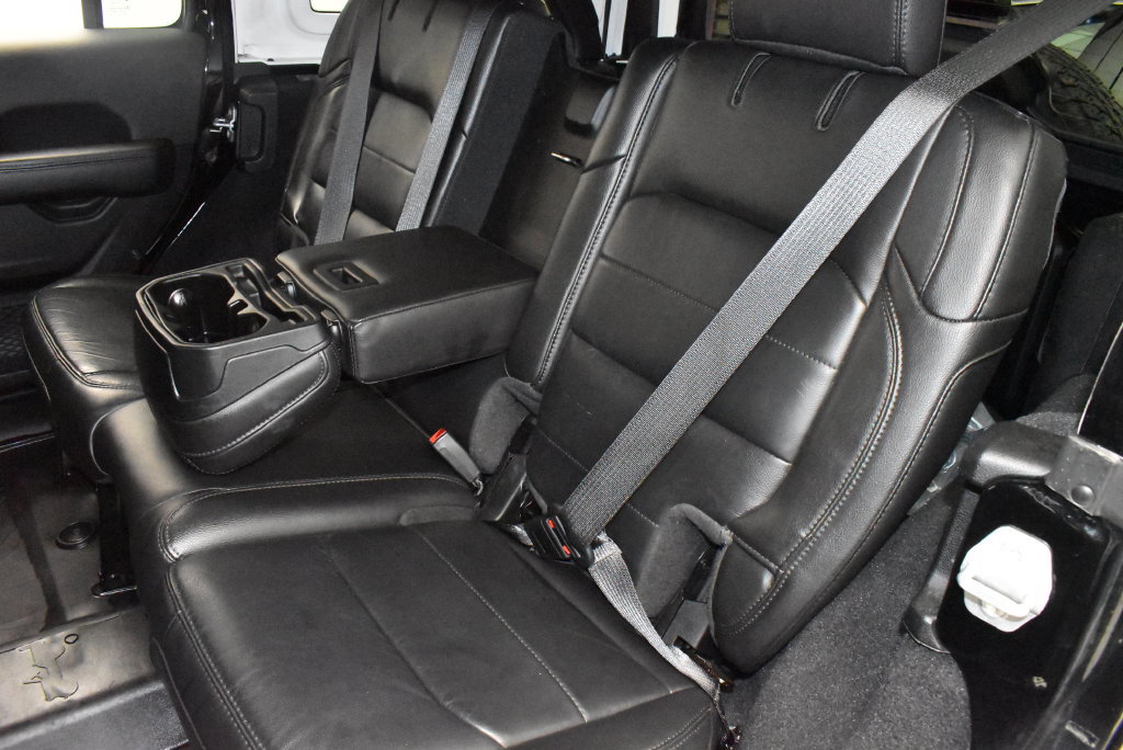 Used 2021 Jeep Wrangler Unlimited Sahara AWD/4WD image 32