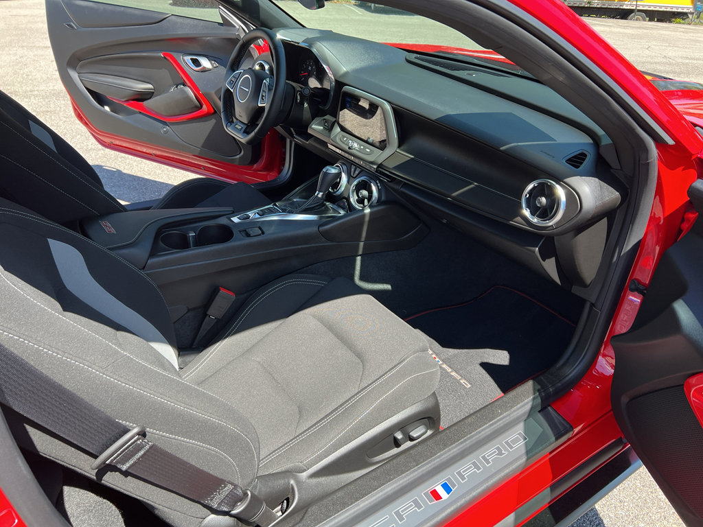 Used 2021 Chevrolet Camaro SS RWD image 8
