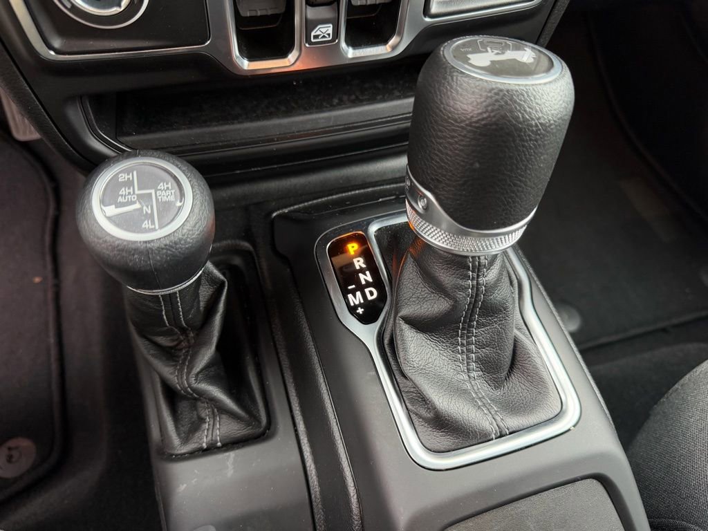 Certified 2025 Jeep Wrangler Unlimited Sahara w/ Safety Group image 28