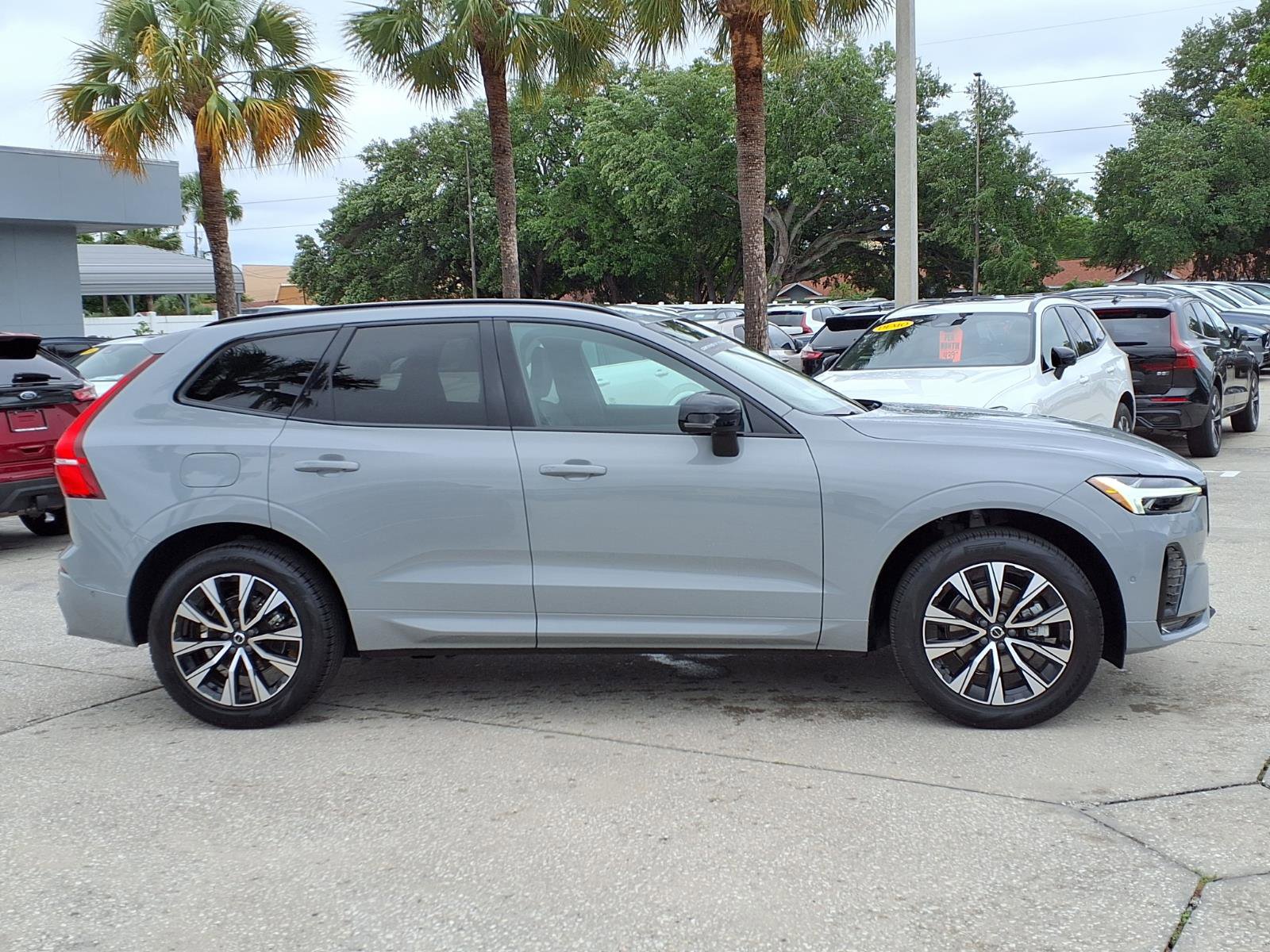 Certified 2024 Volvo XC60 B5 Plus w/ Climate Package image 8