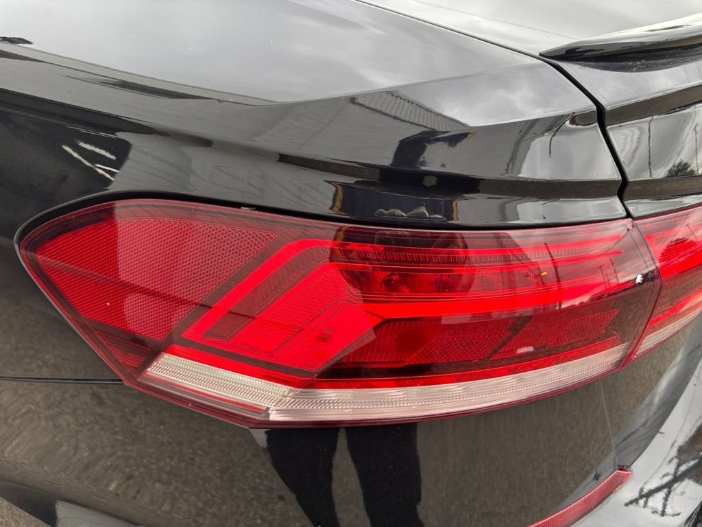 Used 2020 Volkswagen Passat 2.0T R-Line FWD image 8