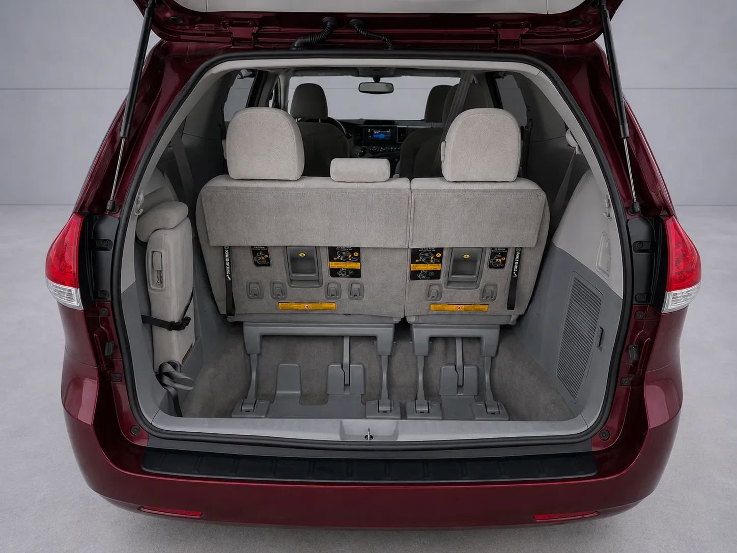 Used 2013 Toyota Sienna LE FWD image 15