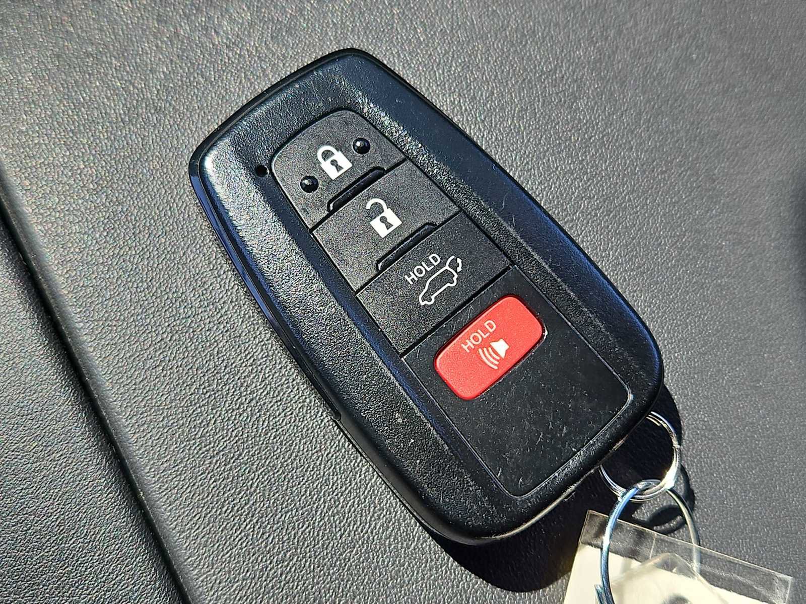 Used 2020 Toyota Highlander LE image 35