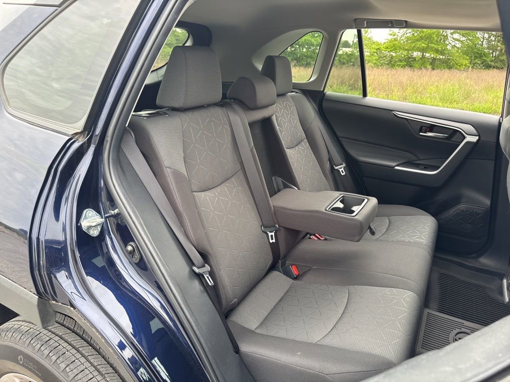 Used 2022 Toyota RAV4 XLE FWD image 33