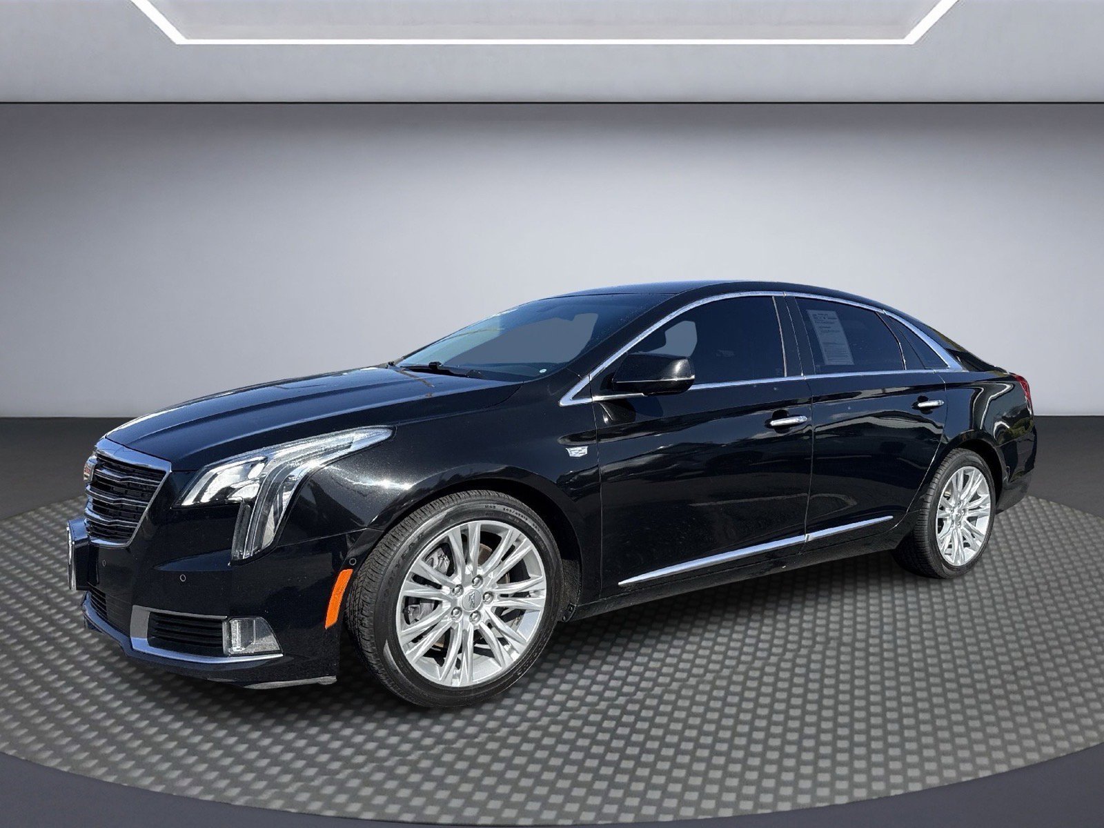 Used 2019 Cadillac XTS Luxury image 2